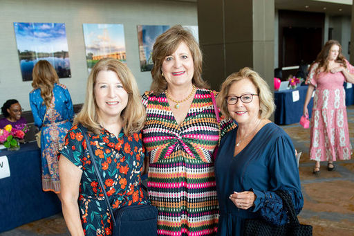 New Friends New Life Stand For Her Luncheon