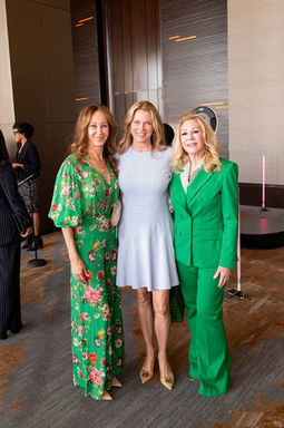 New Friends New Life Stand For Her Luncheon