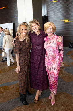 New Friends New Life Stand For Her Luncheon