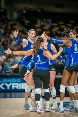 PULSE team celebrates during Orlando Valkyries 01.